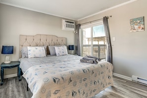 Apartment (2 Bedrooms) | Interior - Walk to Ocean: North Topsail Beach Gem w/ Balcony! (Sneads Ferry)