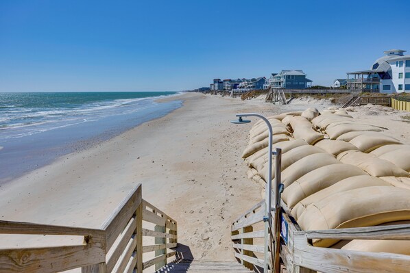 Apartment (2 Bedrooms) | Interior - Walk to Ocean: North Topsail Beach Gem w/ Balcony! (Sneads Ferry)