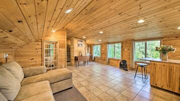 Apartment (0 Bedroom) | Interior