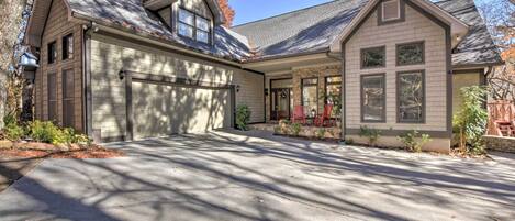 Vista frontal de la propiedad