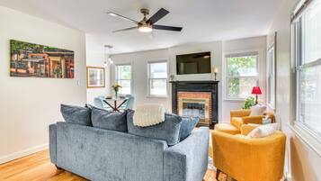 Cottage (2 Bedrooms) | Front of property