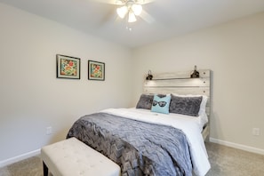 Interior - 7 Mi to Trilith Studios: Modern Fayetteville Apt (Fayetteville)