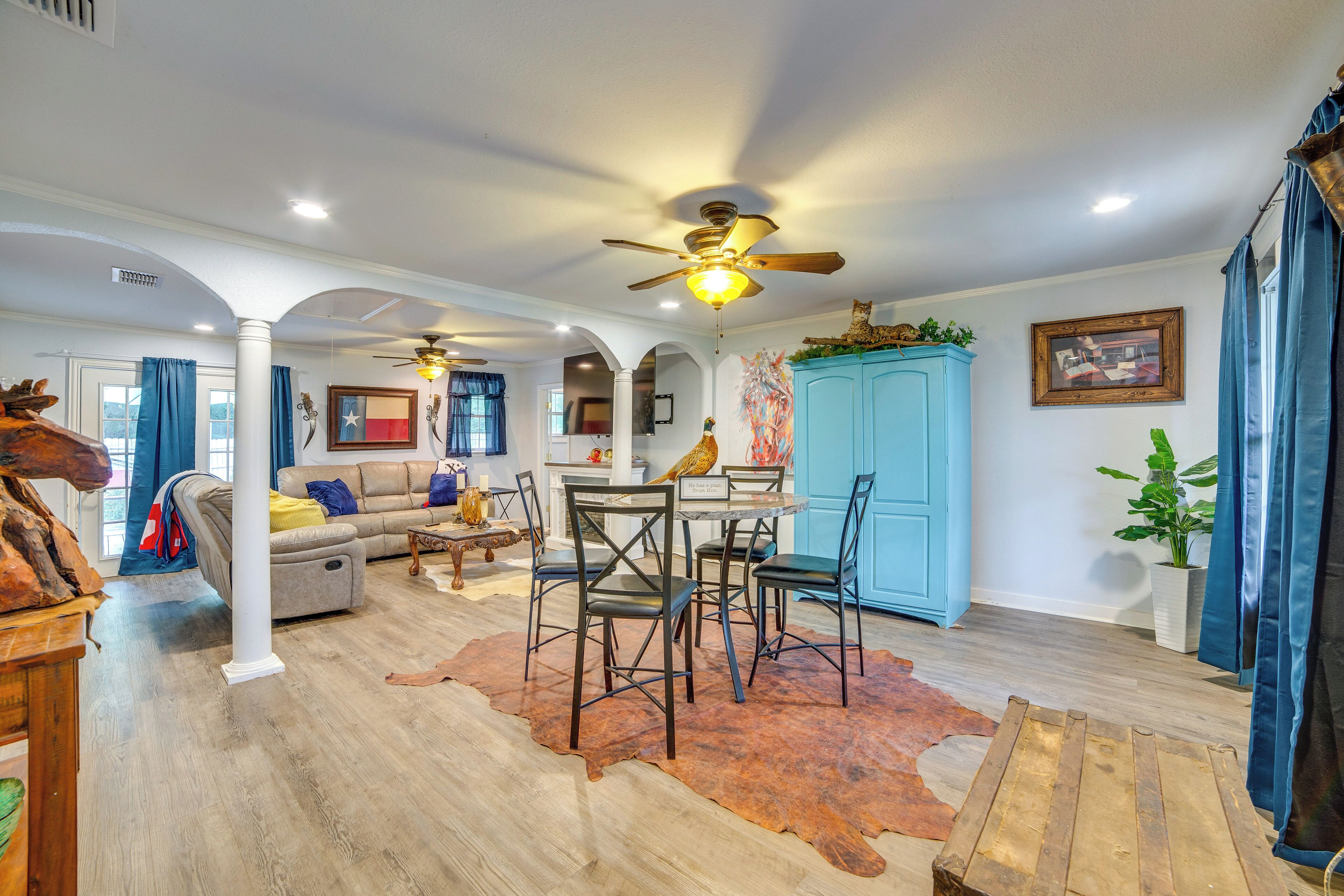 House (2 Bedrooms) | Interior