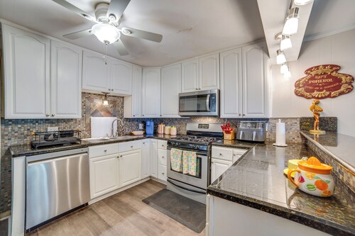 7 Mi to Lake Fork: Cottage w/ Deck in Quitman