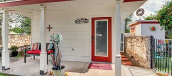 Walk to Enmu: Cozy Casita w/ Pet-friendly Yard