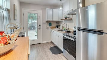 House (1 Bedroom) | Interior