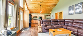 Mtn-view Home 6 Mi to Jay Peak Resort: Fish & Hike