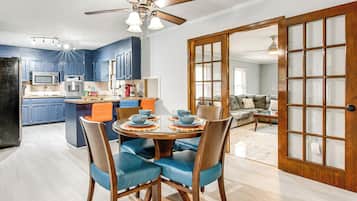 House (5 Bedrooms) | Interior