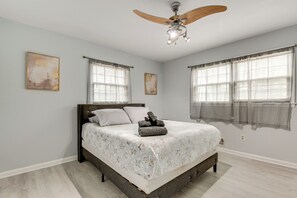 House (5 Bedrooms) | Interior - 6 Mi to Airport: Riverdale Home w/ Private Pool! (Riverdale)