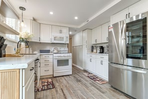 House (3 Bedrooms) | Interior