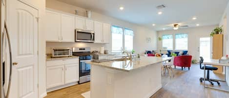 House (4 Bedrooms) | Interior