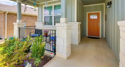 3 Mi to Dtwn Kyle: Wfh-friendly Home w/ Patio