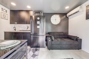 Apartment (0 Bedroom) | Interior