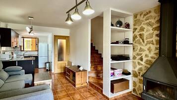 Télévision, cheminée