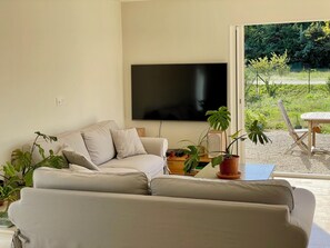 Smart TV, video games, stereo