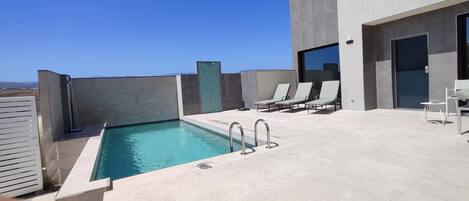 Piscine extérieure, piscine chauffée