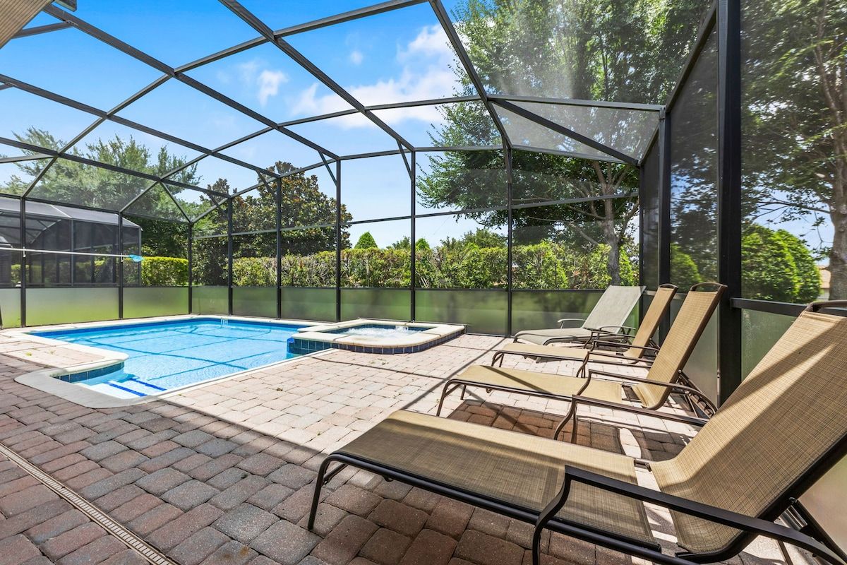 Private Pool and Spa with sun lounges