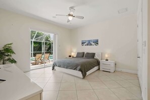 4 Schlafzimmer, Schreibtisch, Bügeleisen/Bügelbrett, Reisekinderbett