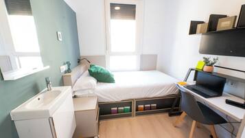 Apartamento, 2 habitaciones, no fumadores | Cortinas opacas, sistema de insonorización, wifi gratis