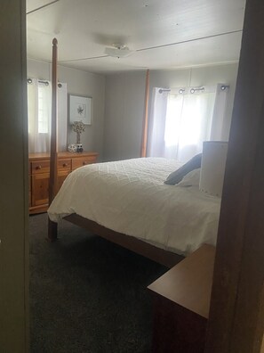 3 quartos, ferros/tábuas de passar roupa, Wi-Fi, roupa de cama