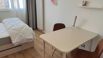 Apartment | 1 bedroom, laptop workspace, iron/ironing board, bed sheets