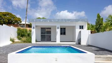 3 bedrooms, Internet