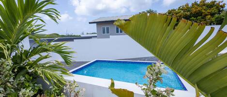 3 habitaciones y acceso a internet