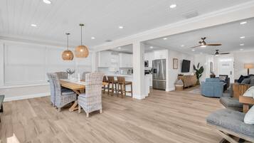 House | 4 bedrooms, Internet