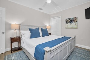 House - NEW Beach Envy 4BR Pool Spa Steps From Sand (Indian Rocks Beach)