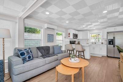 New Sweet Beach Nook Hot Tub Ocean Vibes