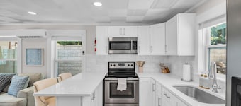 New Sweet Beach Nook Hot Tub Ocean Vibes