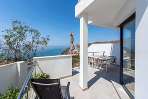Outdoor dining - Terrazas de Ladera V12 (Nerja)