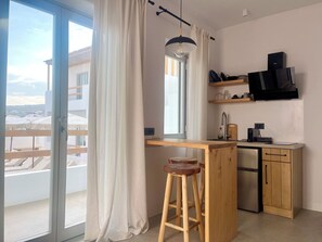 Suite – deluxe, bassengutsikt | Eget kjøkken | Minikjøleskap, kokeplater, espressomaskin og kaffetrakter/tekoker