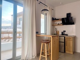 Suíte luxo, vista para a piscina | Cozinha privada | Frigobar, cooktop, máquina de café expresso, cafeteira/chaleira