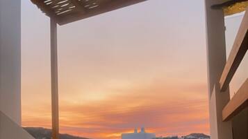 43-inch Smart TV with digital channels