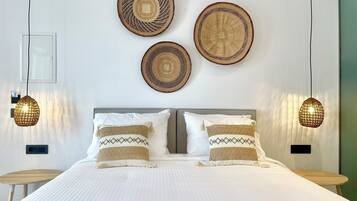 Deluxe Suite, Pool View | Premium bedding, pillowtop beds, in-room safe, individually furnished