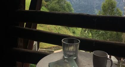 Cosy home with fully equipped kitchen in the Swiss Alps