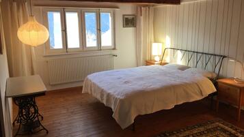 3 bedrooms, WiFi, bed sheets