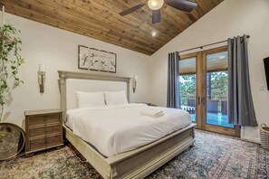 4 slaapkamers, een strijkplank/strijkijzer, wifi, beddengoed