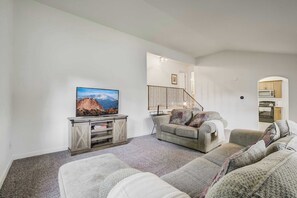 TV, fireplace, offices