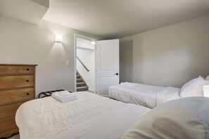 4 bedrooms, desk, iron/ironing board, WiFi - Fountain Mountain|Trails & Wildlife|BBQ + Fire Pit (Fountain)