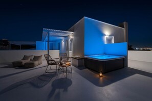 Terrace/patio - Golden Sunrise Suites - Santorini Lux Family Suite (Agia Paraskevi)