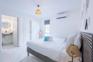 3 slaapkamers, een strijkplank/strijkijzer, wifi, beddengoed