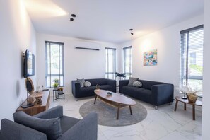 Televisio, työhuone