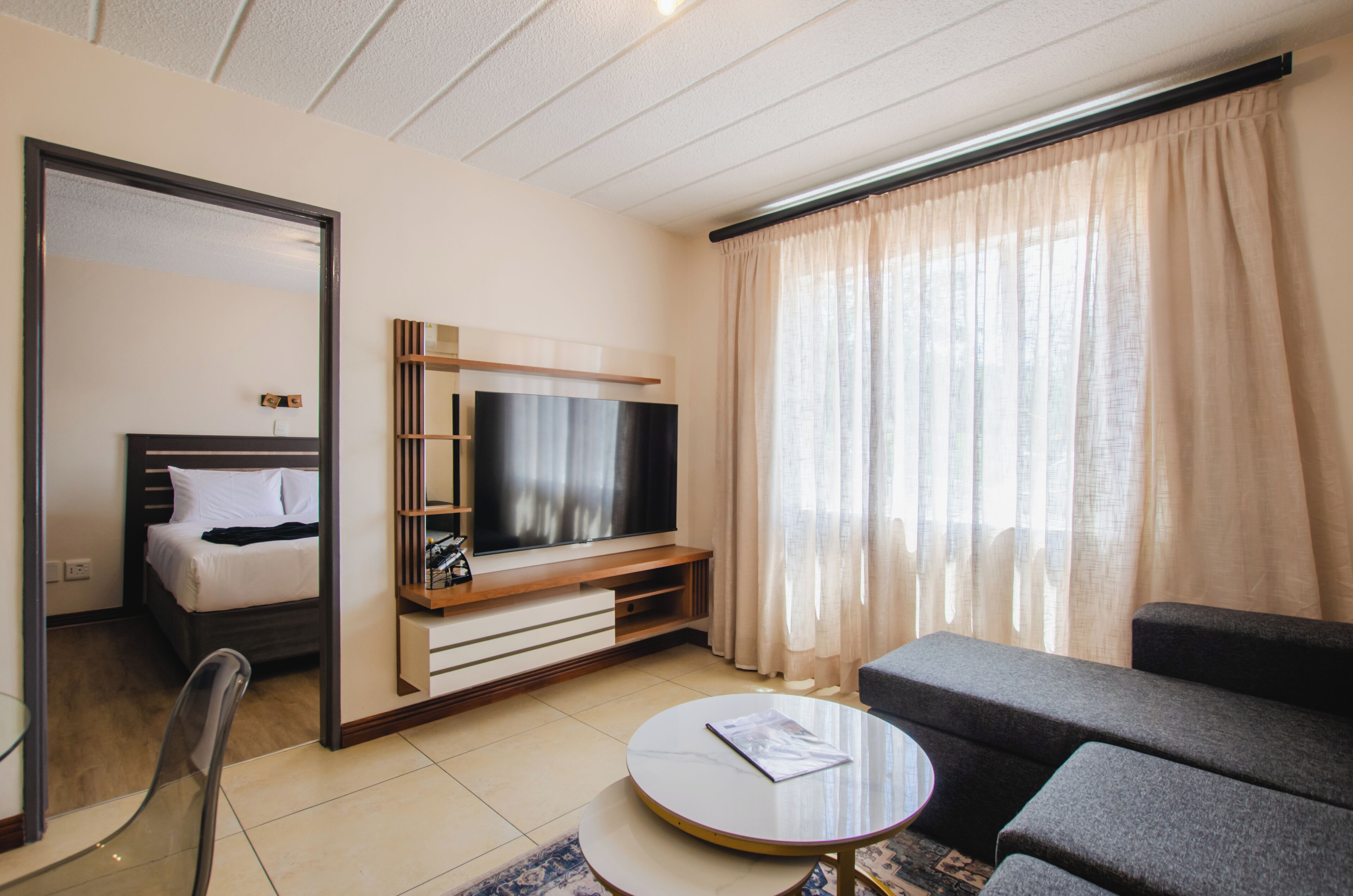 Executive Apartment, 2 Bedrooms, City View | Living area