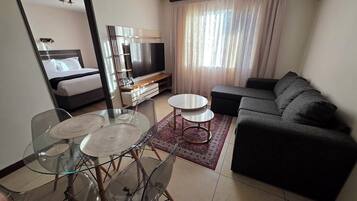 Executive-Apartment, 2 Schlafzimmer, Stadtblick | Wohnbereich