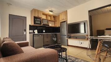 Standard-Apartment, 1 Schlafzimmer, Stadtblick | Zimmersafe, Verdunkelungsvorhänge, Bügeleisen/Bügelbrett