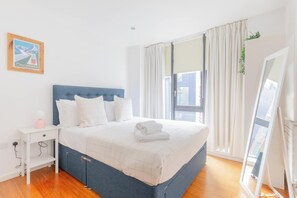 1 slaapkamer, een strijkplank/strijkijzer, internet, beddengoed