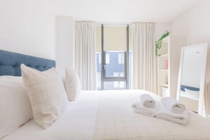 1 slaapkamer, een strijkplank/strijkijzer, internet, beddengoed