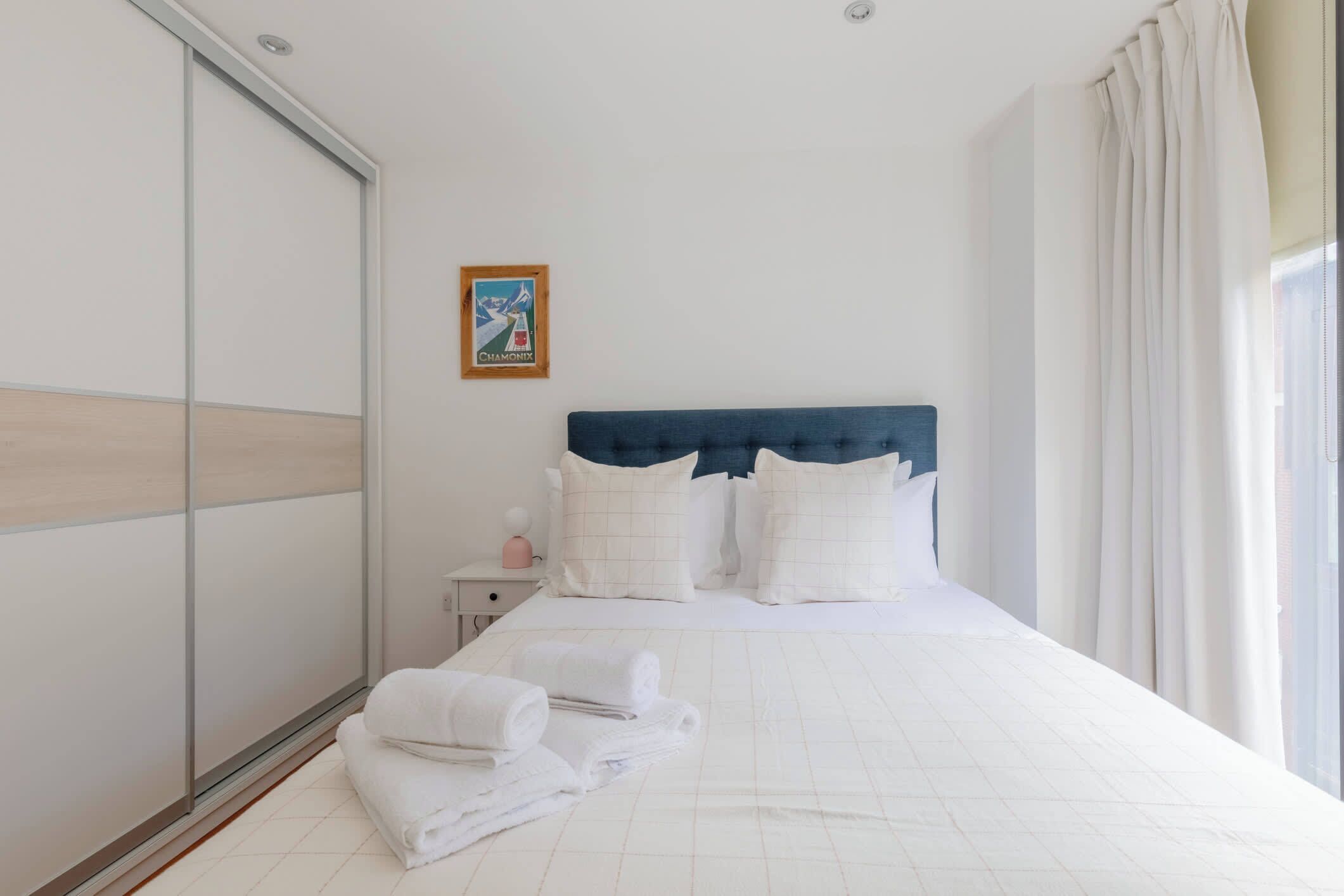 1 chambre, fer et planche à repasser, accès Internet, draps fournis